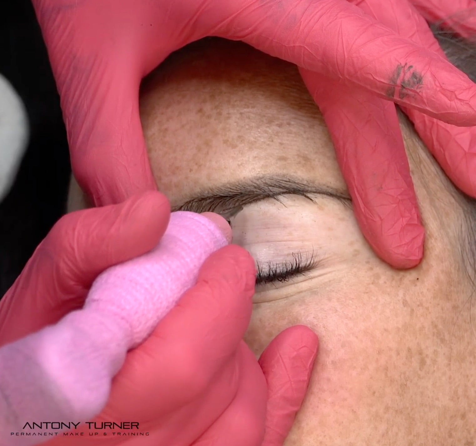 Power Hour: Quick Ombré Brow Boosts by Antony Turner