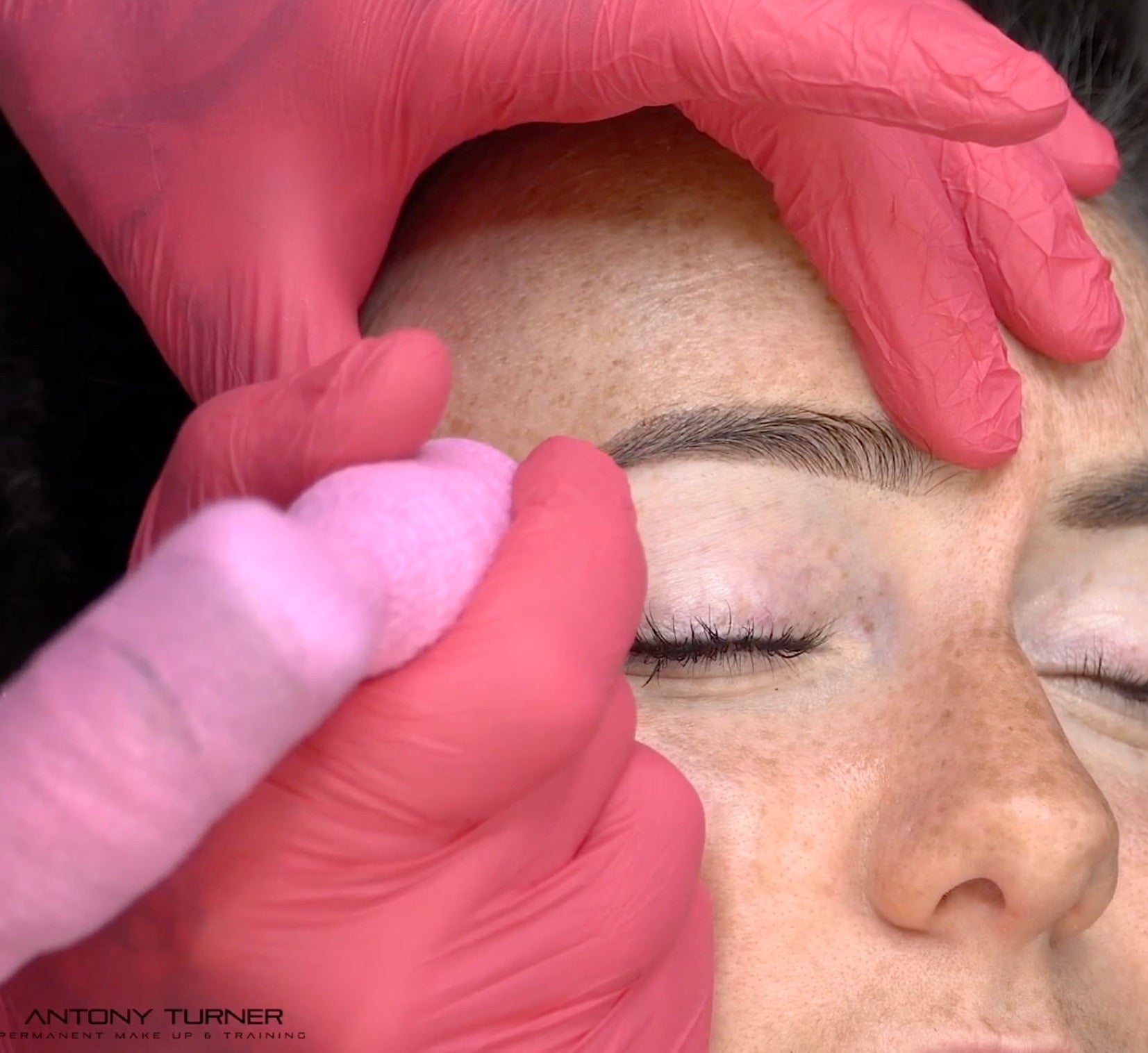 Power Hour: Quick Ombré Brow Boosts by Antony Turner