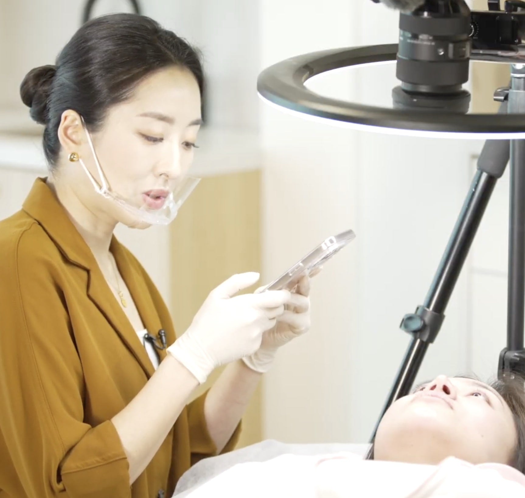 The Natural Edge: Soft Brown Eyeliner by Mini Na